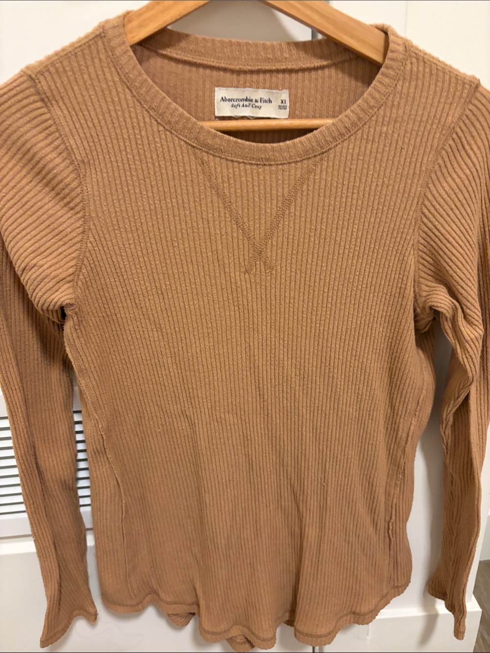 Abercrombie & Fitch Ribbed Long-Sleeve Top — Camel